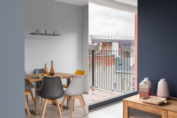jadalnia i salon z wyjściem na balkon